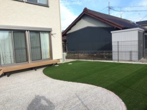 新築のお庭をお手入れ簡単に 施工事例 お庭を楽しむ最高品質の人工芝 エコグラス